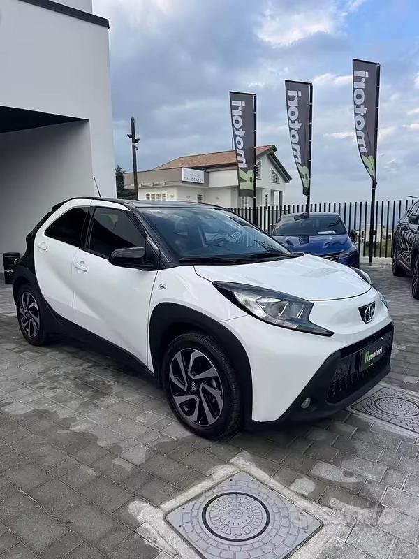 Usata Toyota Aygo X Trend 72 CV (52 kW) 2024 Bianco SUV