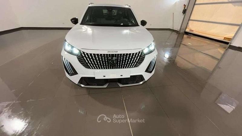Usata Peugeot 2008 Allure 102 CV (75 kW) 2024 Bianco SUV