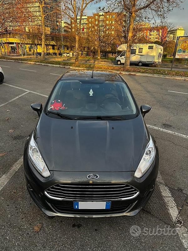Usata 2017 Ford Fiesta Titanium Tre volumi | 8500 € (Ottimo prezzo) - Immagine 1/4