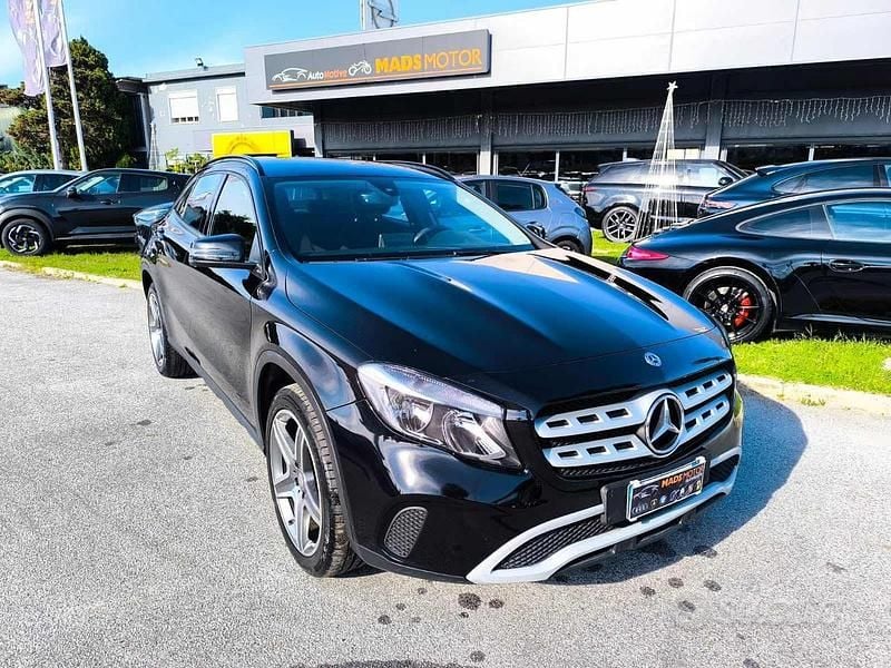 Usata Mercedes GLA200 Executive 136 CV (100 kW) 2019 Nero SUV