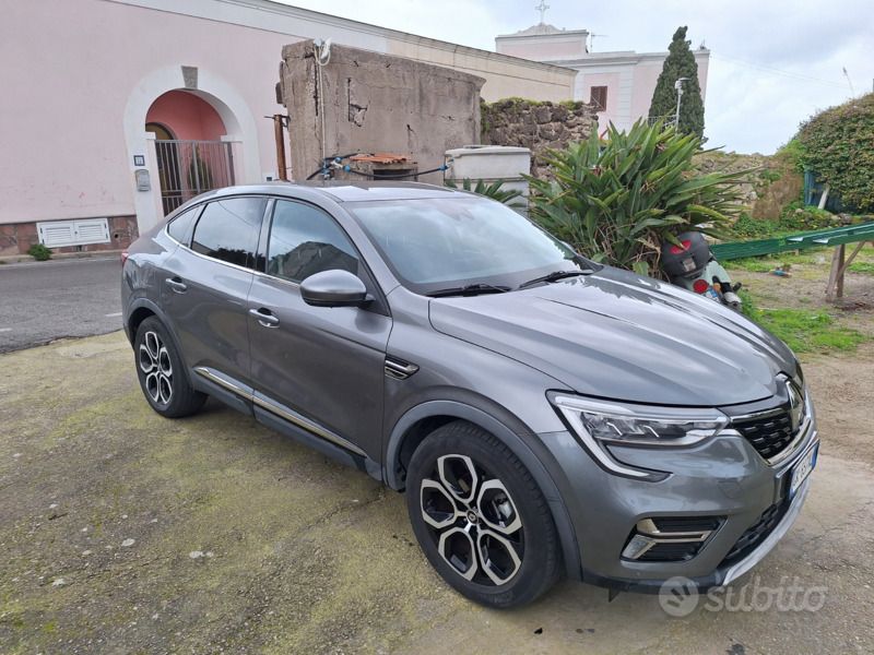 Usata Renault Arkana 145 CV (106 kW) 2022 Grigio SUV