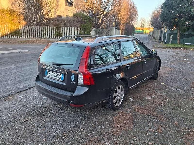 Usata Volvo V50 Kinetic 136 CV (100 kW) 2012 Nero Station wagon