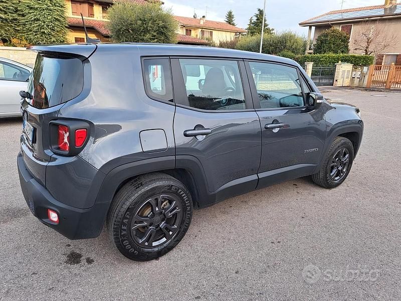 Usata Jeep Renegade Longitude 131 CV (96 kW) 2022 Grigio SUV
