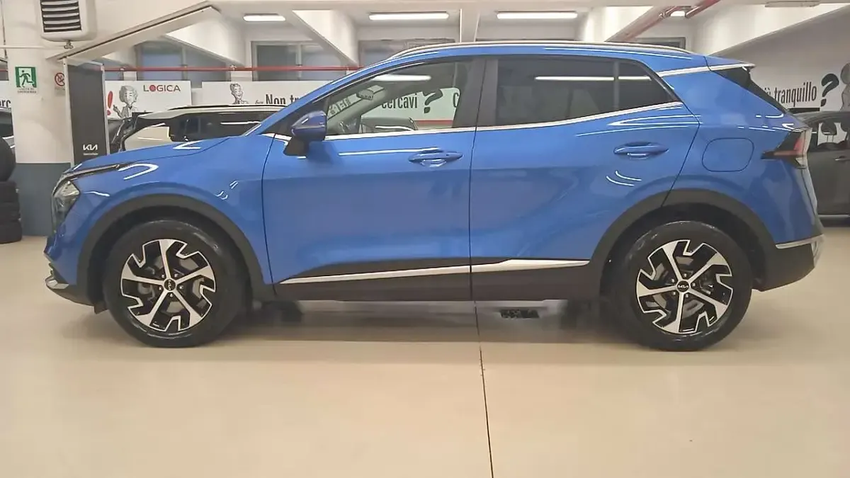 Usata Kia Sportage Style 179 CV (131 kW) 2022 Blu flame SUV
