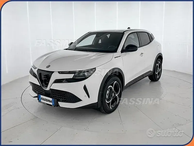 Nuova Alfa Romeo GT Junior 145 CV (106 kW) 2025 Bianco SUV