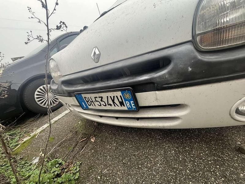 Usata Renault Twingo 58 CV (42 kW) 2001 Utilitaria