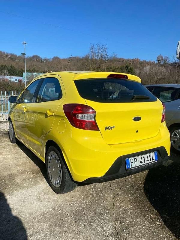 Begagnad Ford Ka 71 HK (52 kW) 2018 Gul Sedan