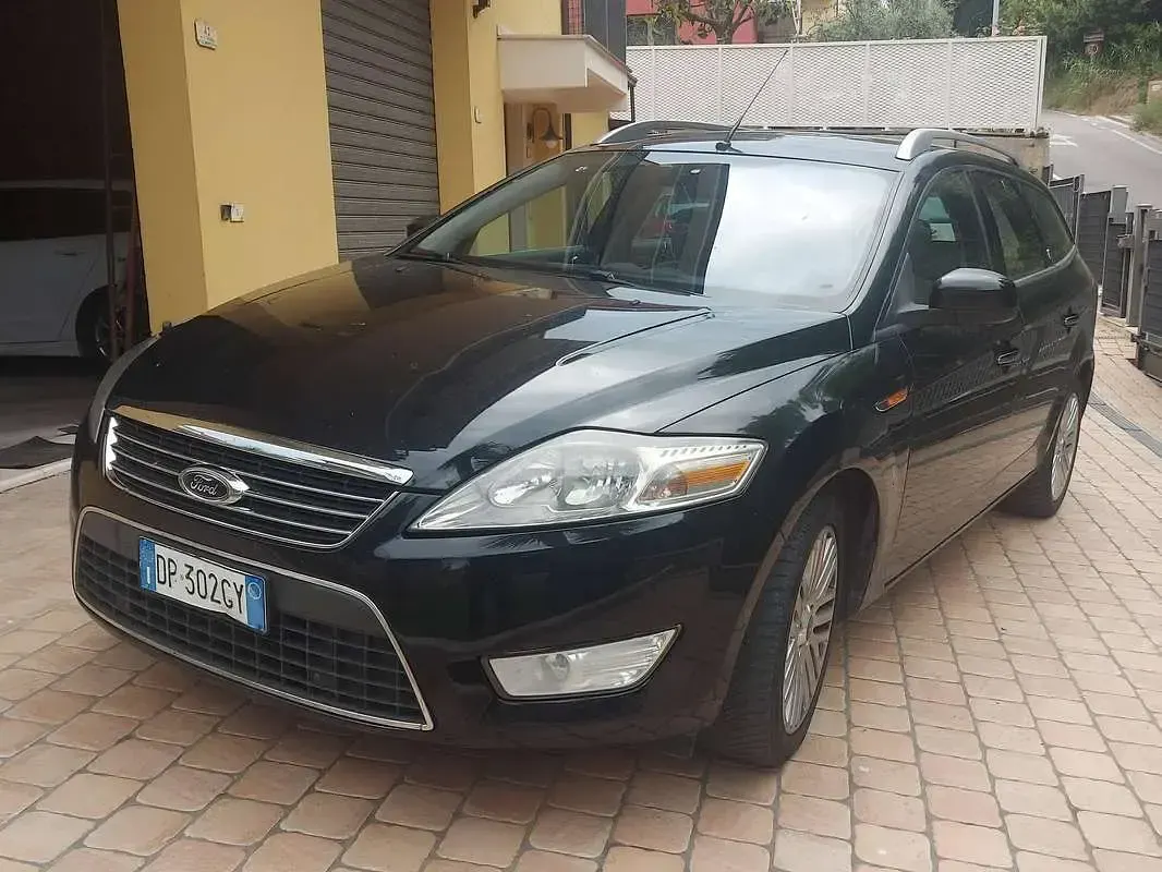 Usata Ford Mondeo Ghia 140 CV (102 kW) 2008 Nero Station wagon