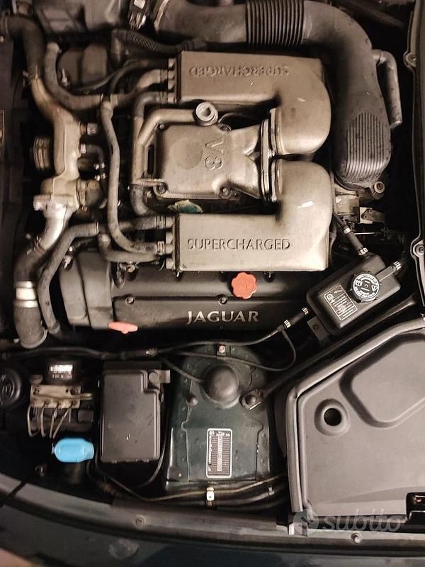 Usata Jaguar XKR 363 CV (266 kW) 2002 Verde Cabrio