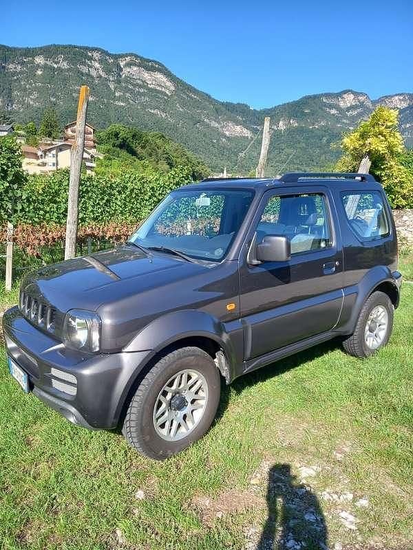 Usata Suzuki Jimny 86 CV (63 kW) 2010 Grigio SUV