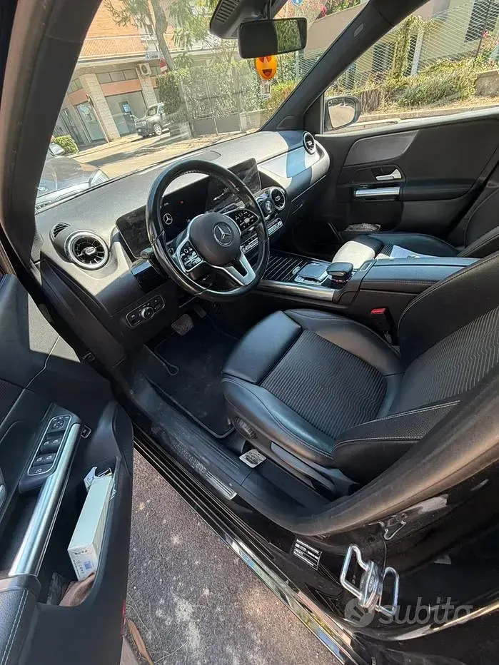 Usata Mercedes B180 136 CV (100 kW) 2019 Nero Utilitaria