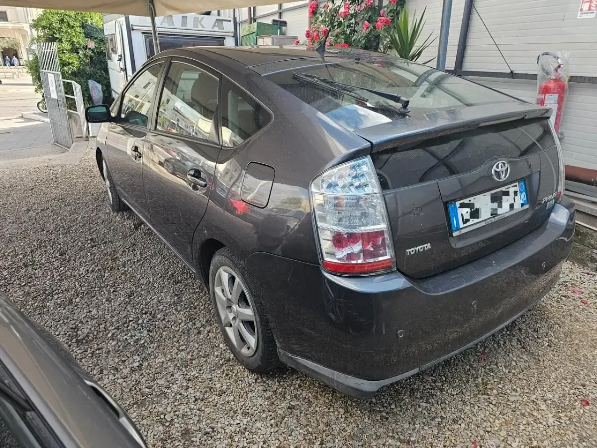 Usata Toyota Prius 77 CV (56 kW) 2007 Grigio Utilitaria