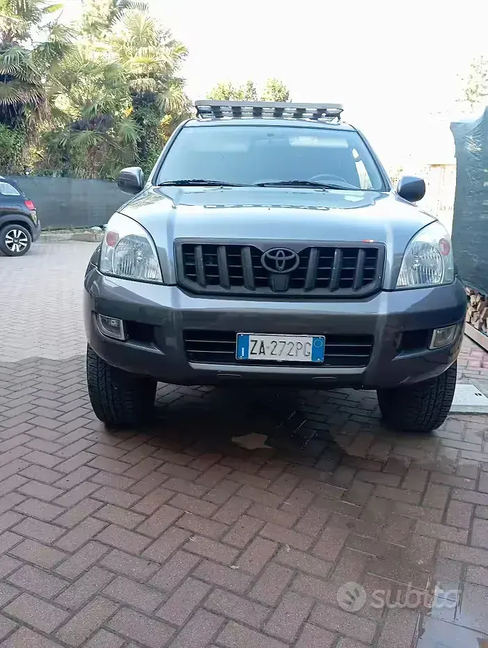 Usata Toyota Land Cruiser 173 CV (127 kW) 2006 Grigio Station wagon