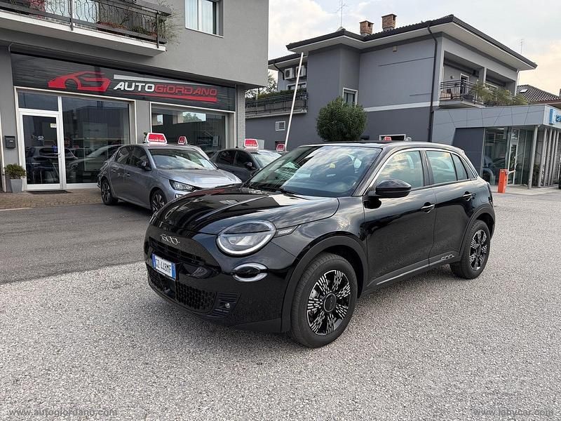 Usata Fiat 600 Comfort 145 CV (106 kW) 2025 Nero SUV