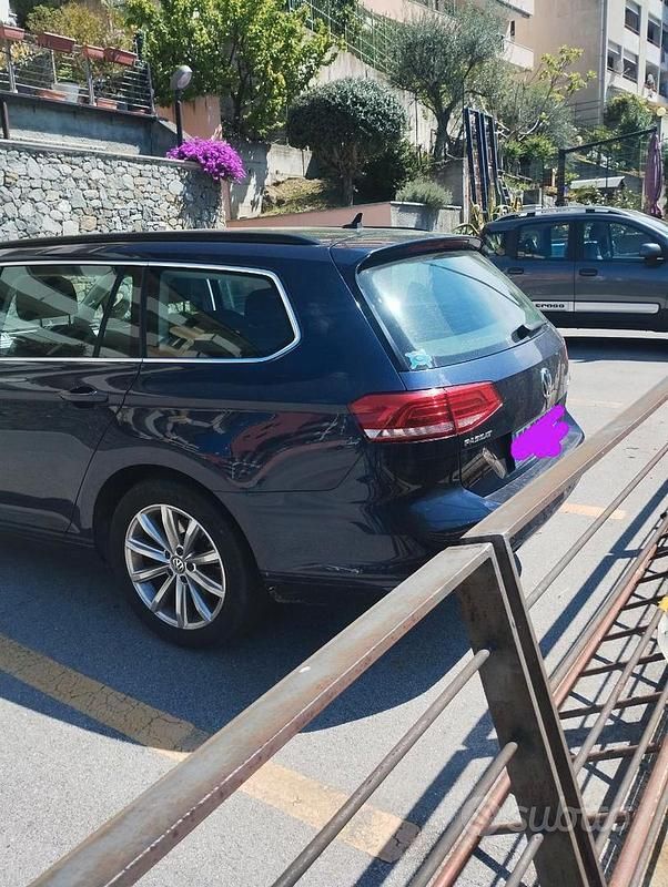 Usata VW Passat 150 CV (110 kW) 2016 Blu Station wagon