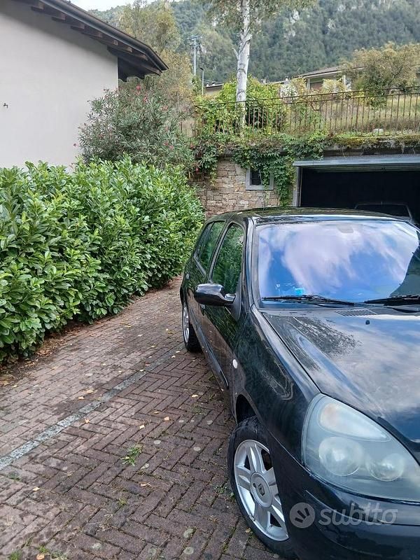 Usata Renault Clio II 75 CV (55 kW) 2005 Utilitaria