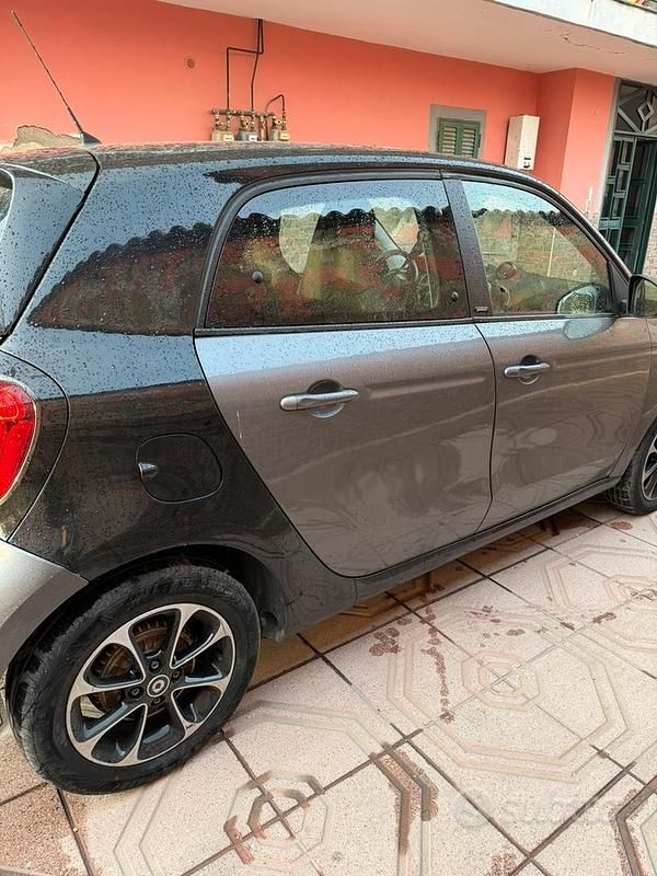 Usata Smart ForFour 2017 Grigio Utilitaria
