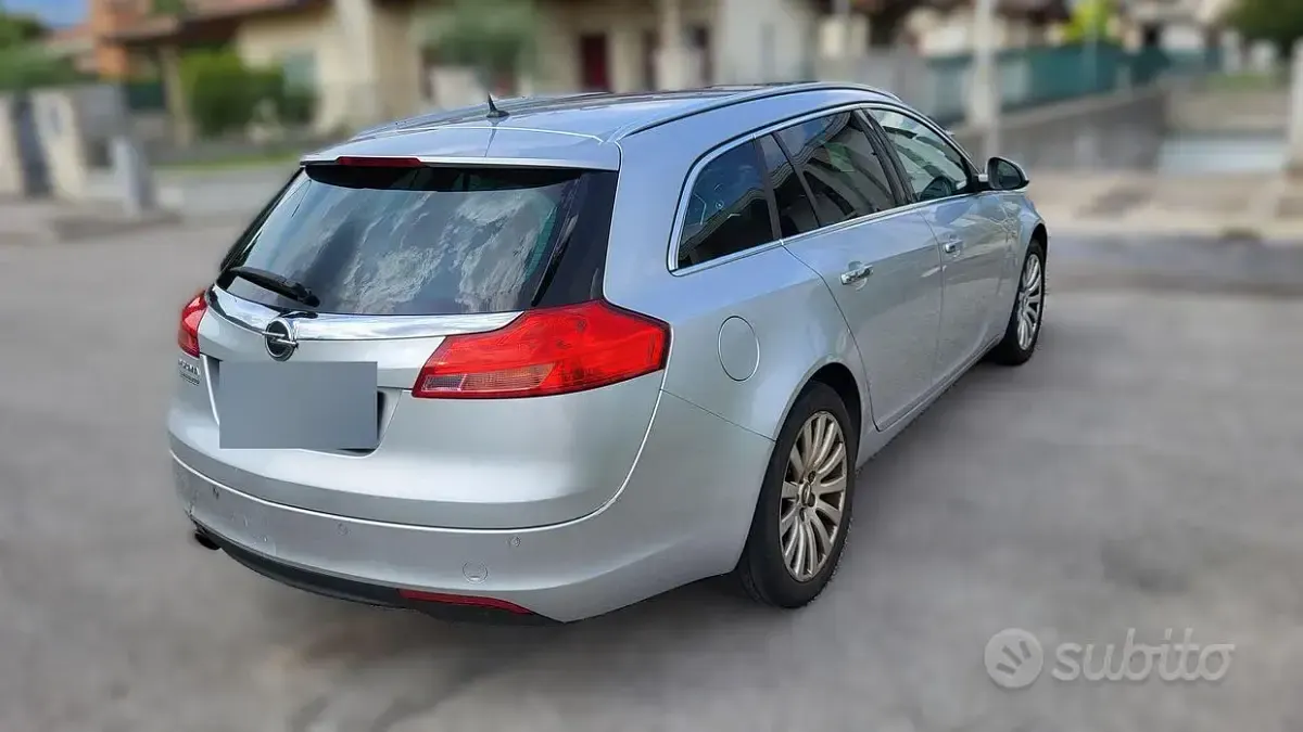Usata Opel Insignia Sport 160 CV (117 kW) 2009 Grigio Station wagon
