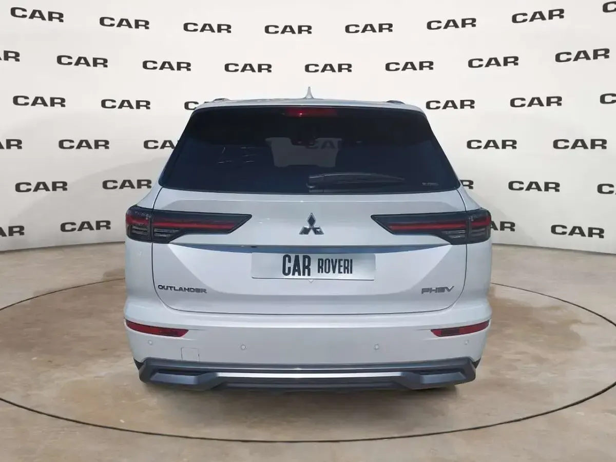 Nuova Mitsubishi Outlander P-HEV Intense 306 CV (225 kW) 2026 Bianco SUV