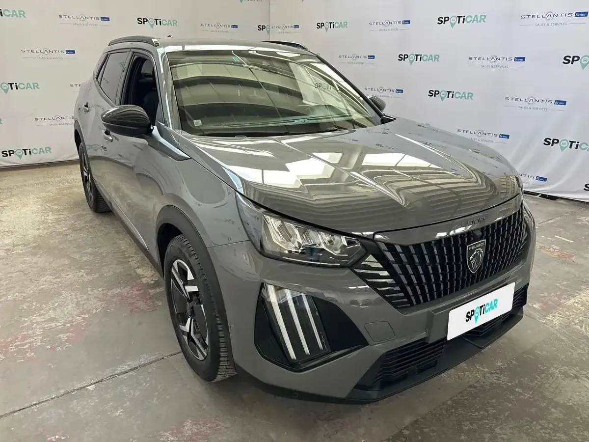 Usata Peugeot 2008 Allure 102 CV (75 kW) 2024 Grigio SUV