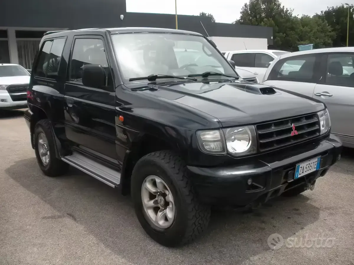 Usata Mitsubishi Pajero 116 CV (85 kW) 2004 Blu SUV