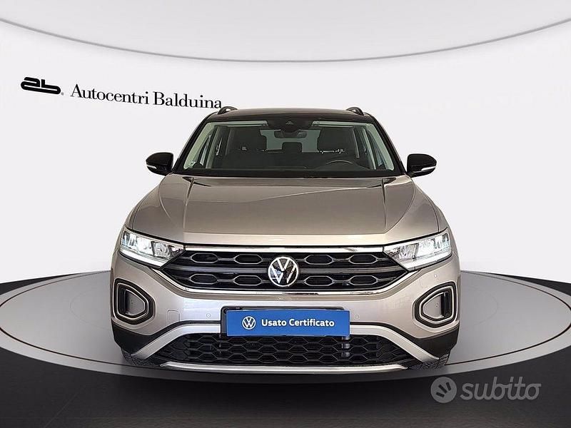 Usata VW T-Roc Life 150 CV (110 kW) 2022 Pyrit silver met/tetto nero me SUV