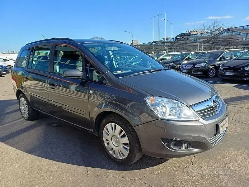 Usata Opel Zafira 94 CV (69 kW) 2009 Grigio Monovolume