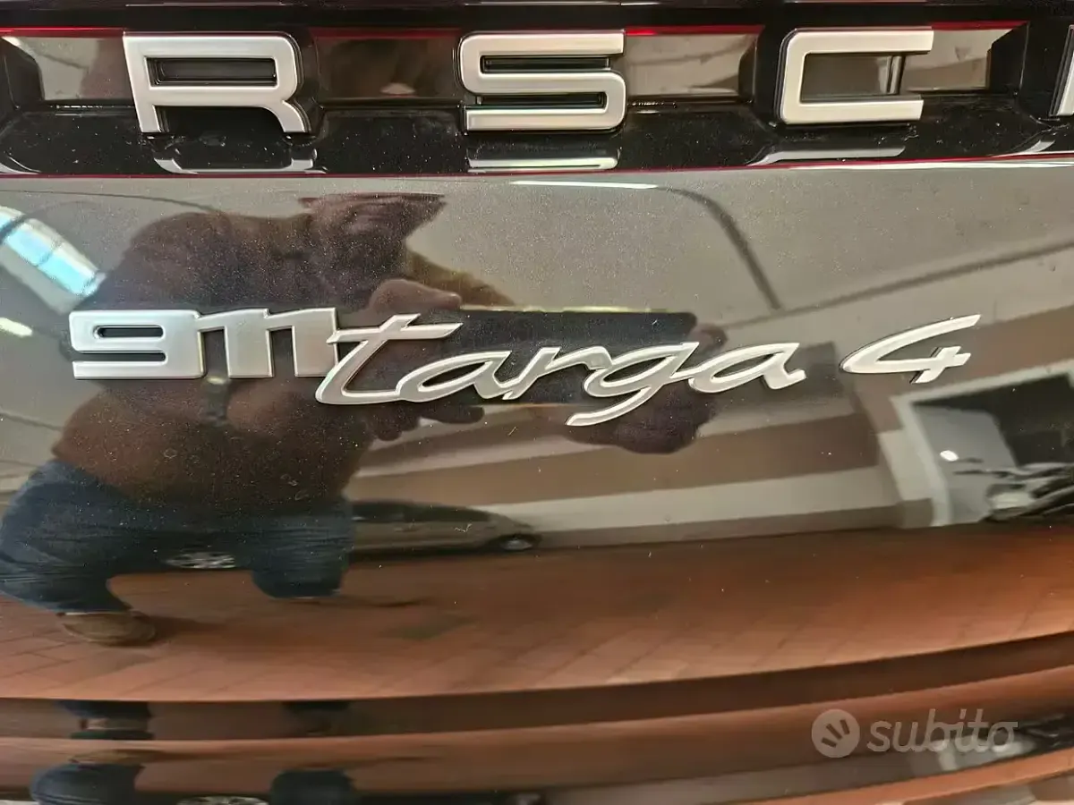 Usata Porsche 992 385 CV (283 kW) 2021 Nero Cabrio
