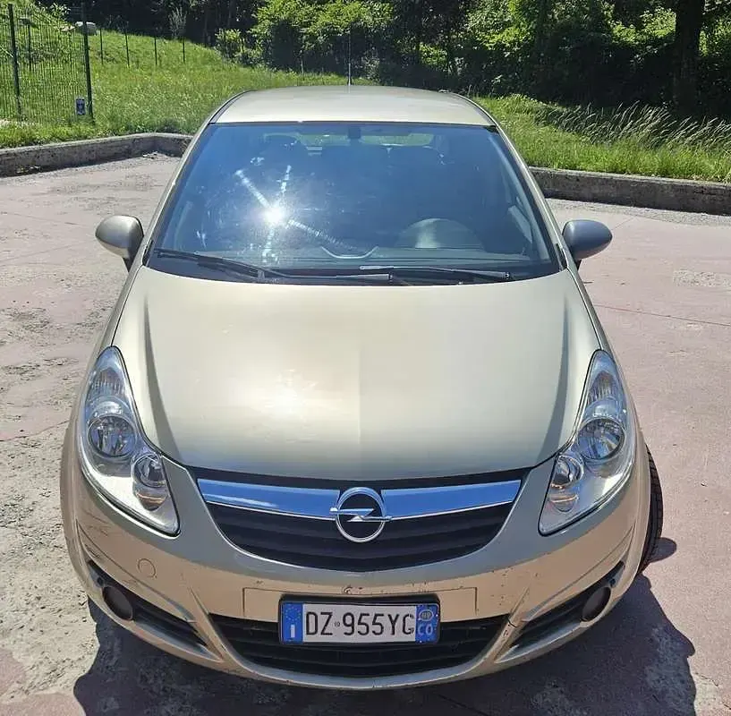 Usata Opel Corsa Color Edition 80 CV (58 kW) 2009 Utilitaria
