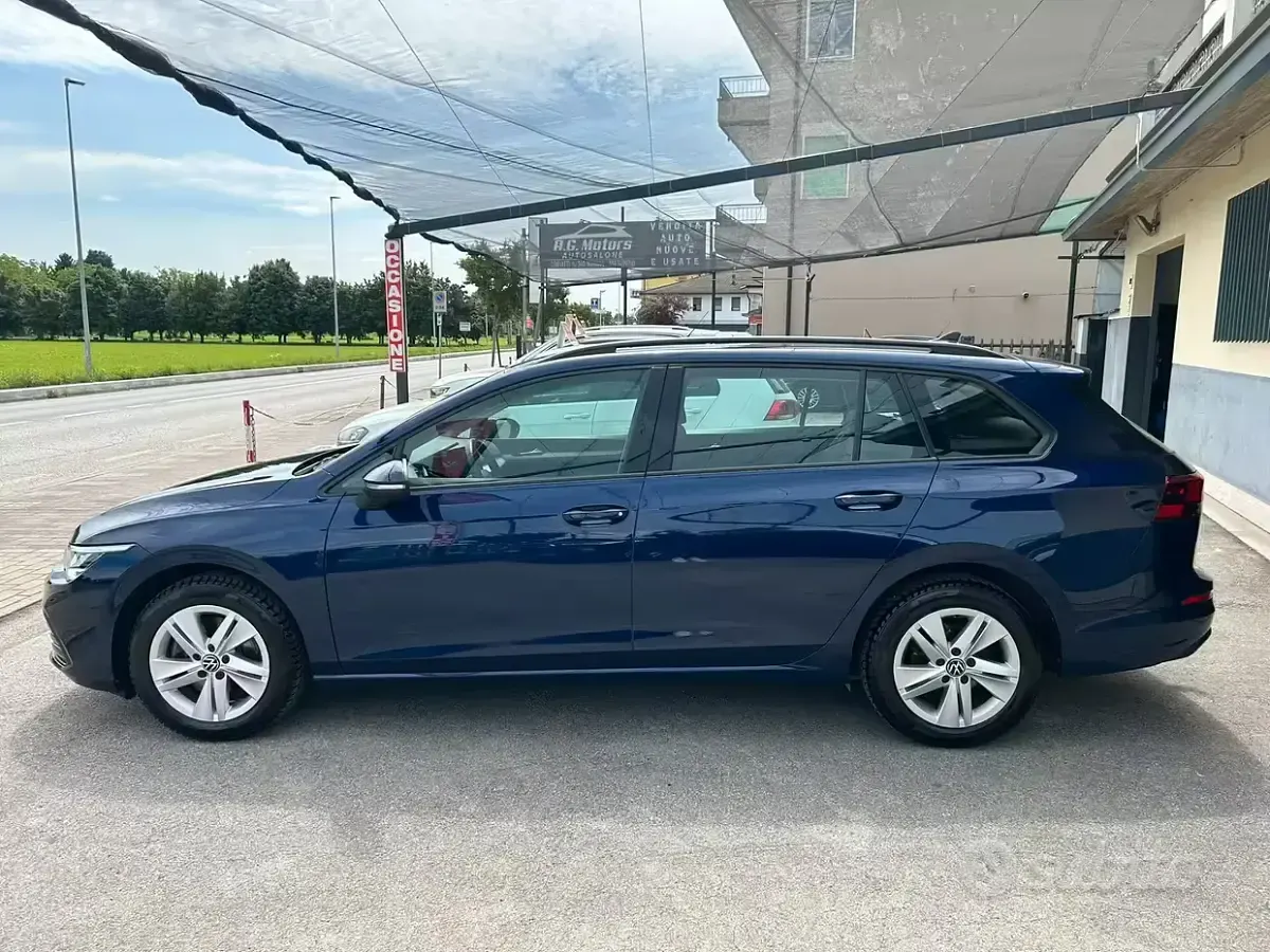 Occasion VW Golf VIII Life 116 ch (85 kW) 2022 Bleue Break