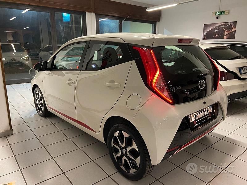 Usata Toyota Aygo X-cite 72 CV (52 kW) 2018 Bianco Utilitaria