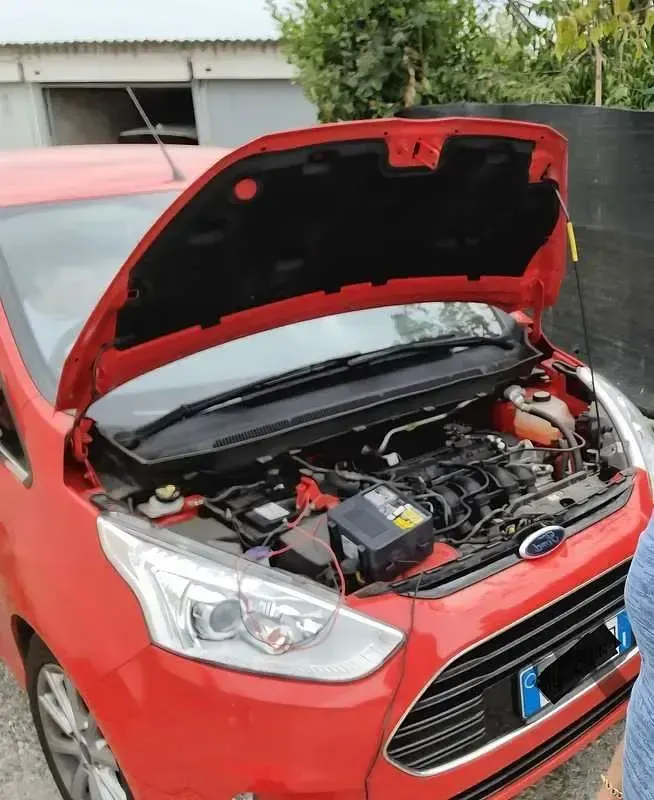 Usata Ford B-MAX Titanium 105 CV (77 kW) 2017 Monovolume