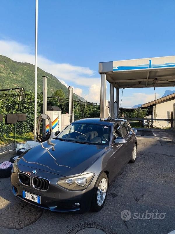 Grigio Usata 2012 BMW 116 Due volumi | 9000 € (Buon prezzo) - Immagine 1/4