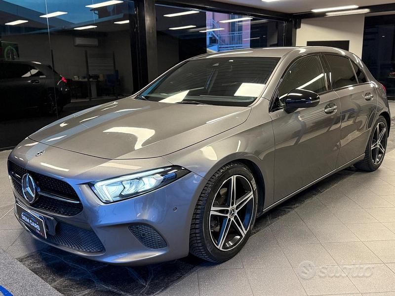Usata Mercedes A180 116 CV (85 kW) 2019 Grigio Berlina