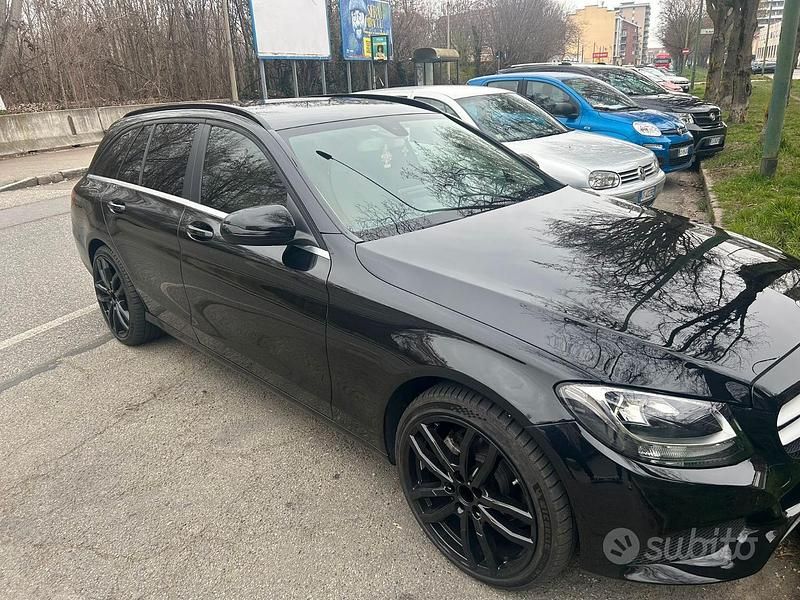 Usata Mercedes C180 131 CV (96 kW) 2015 Nero Station wagon