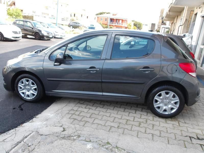 Usata Peugeot 207 95 CV (69 kW) 2010 Marrone Berlina
