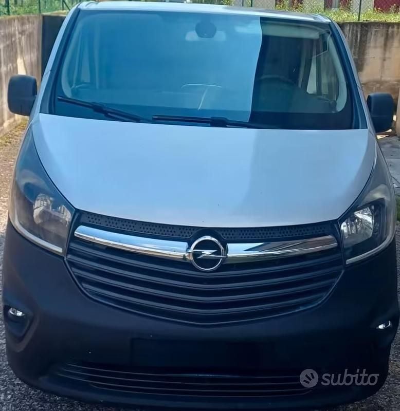 Usata Opel Vivaro 125 CV (91 kW) 2017 Monovolume