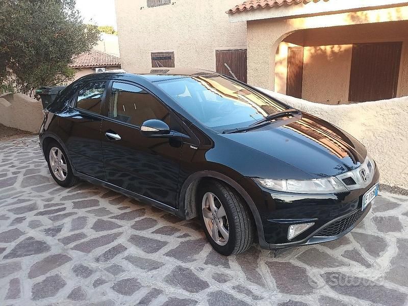 Usata Honda Civic 99 CV (72 kW) 2011 Nero Berlina