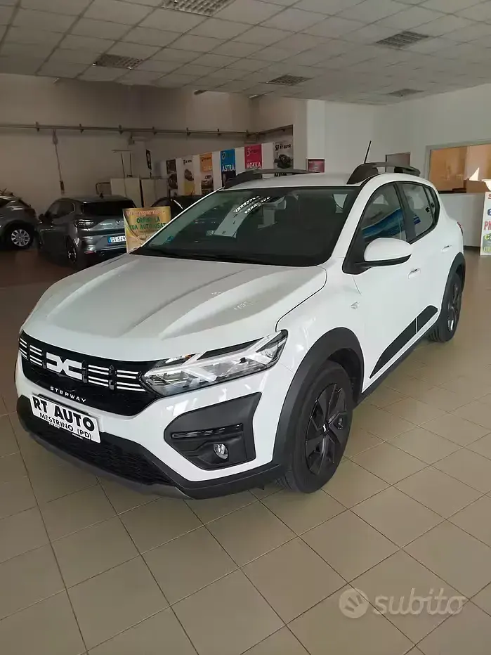 Usata Dacia Sandero Extreme 101 CV (74 kW) 2025 Bianco SUV