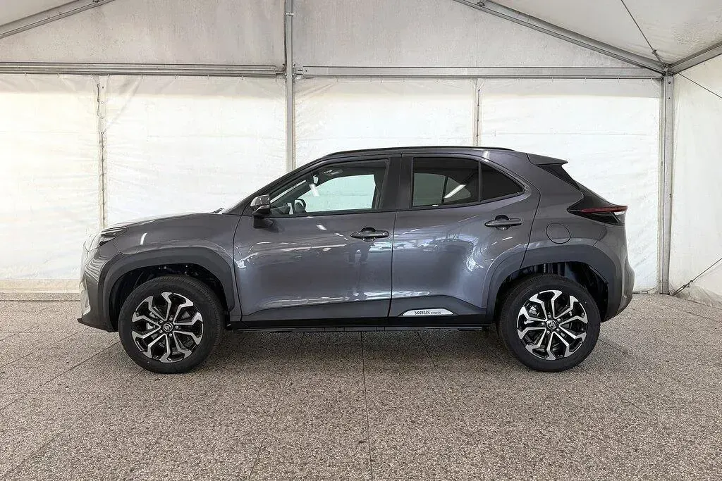 Nuova Toyota Yaris Cross Trend 116 CV (85 kW) 2026 Grigio SUV