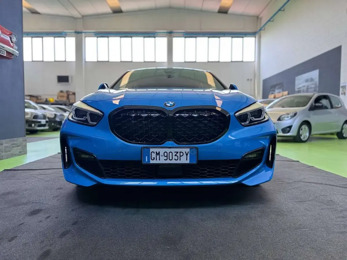 Usata BMW 118 M Sport 150 CV (110 kW) 2023 Blu/azzurro Berlina