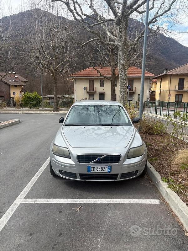 Usata Volvo S40 136 CV (100 kW) 2004 Grigio Berlina