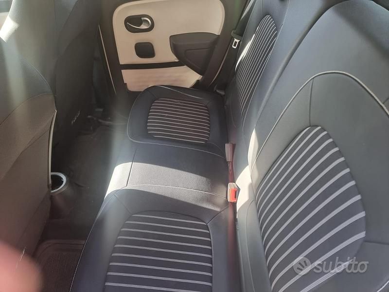 Usata Renault Twingo 60 kW (82 CV) 2021 Bianco Utilitaria