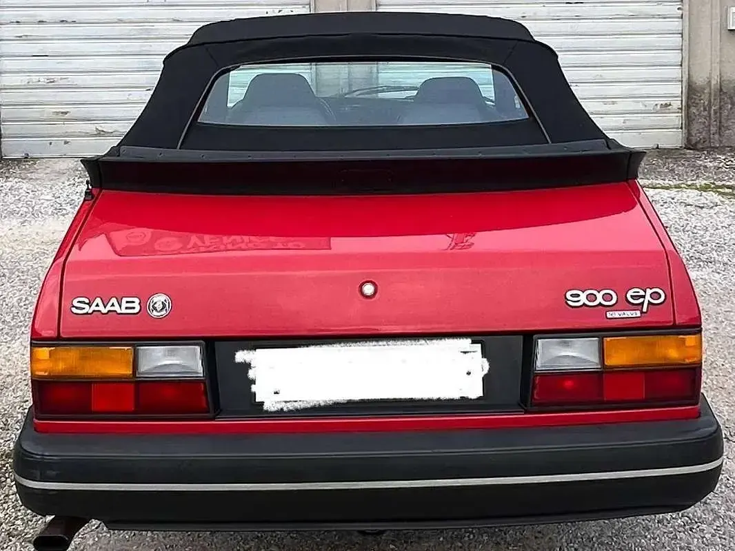 Usata Saab 900 144 CV (105 kW) 1992 Rosso