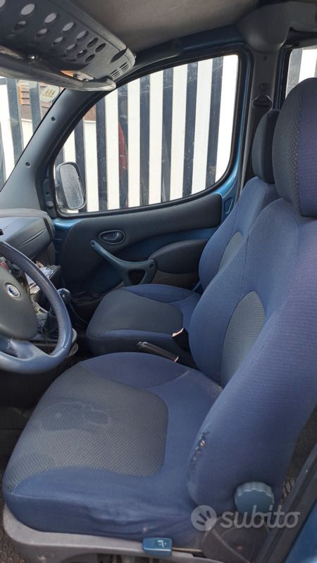 Usata Fiat Doblò 65 CV (47 kW) 2002 Blu Monovolume