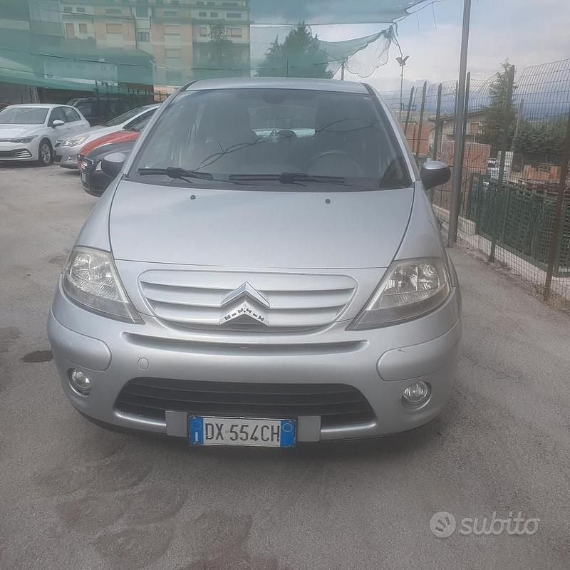 Grigio Usata 2009 Citroën C3 Exclusive Due volumi | 1999 € (Buon prezzo) - Immagine 1/4