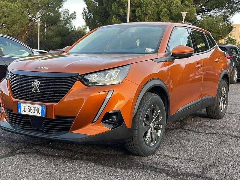 Usata Peugeot 2008 Active 110 CV (80 kW) 2021 Arancione SUV
