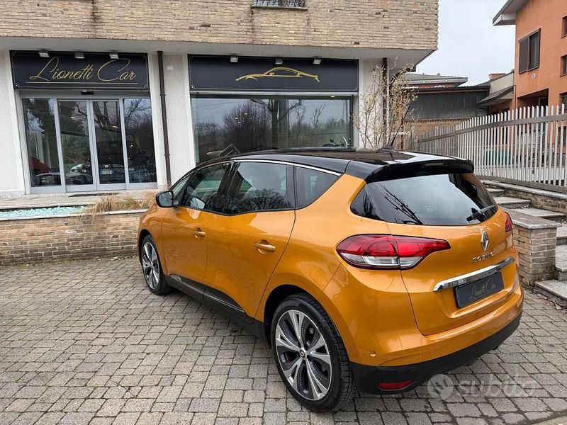 Usata Renault Scénic IV Intens 110 CV (80 kW) 2017 Giallo Monovolume