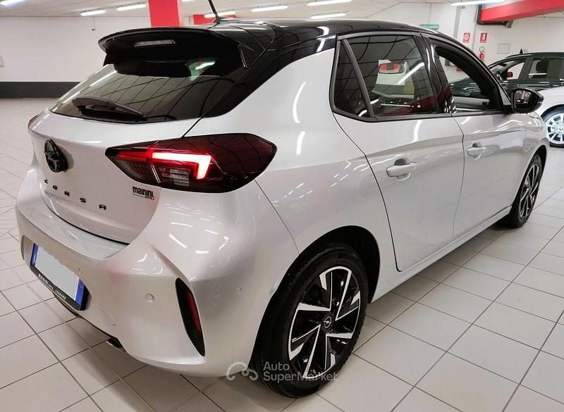 Usata Opel Corsa 101 CV (74 kW) 2025 Argento Utilitaria