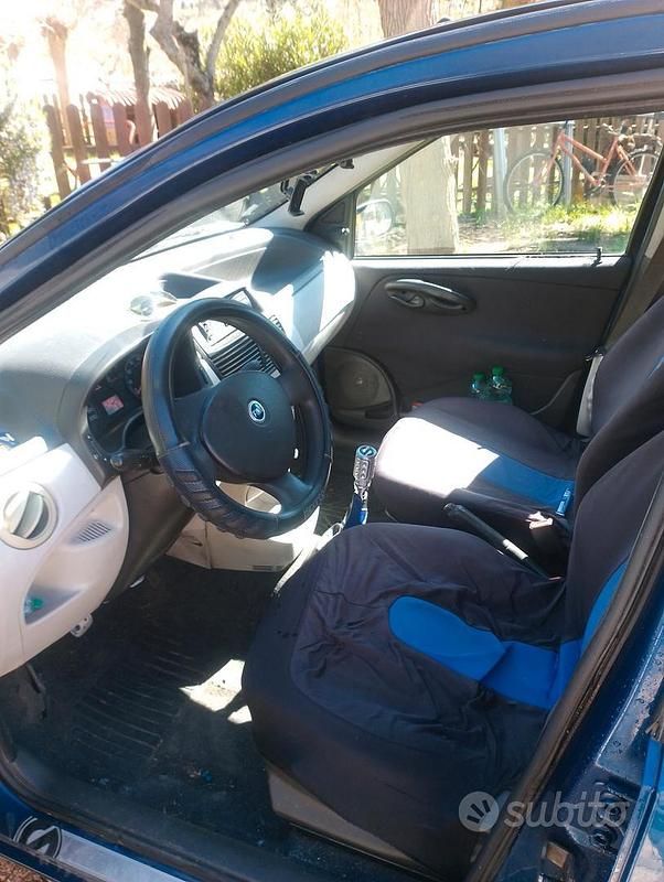 Käytetty Fiat Punto 69 HP (50 kW) 2009 Sininen Viistoperä
